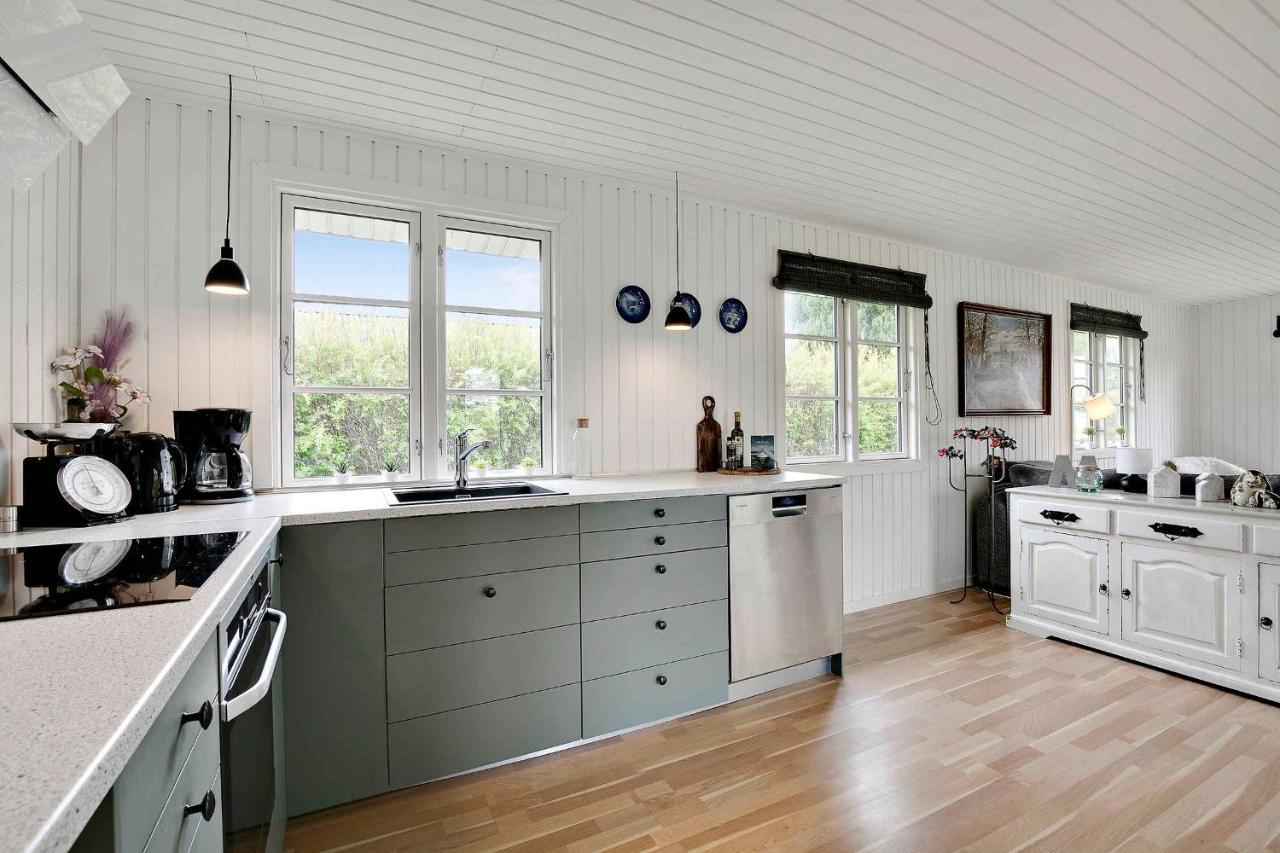 Nyistandsat Sommerhus Med Kaerlighed Og Sjael Kyndelose Exterior foto